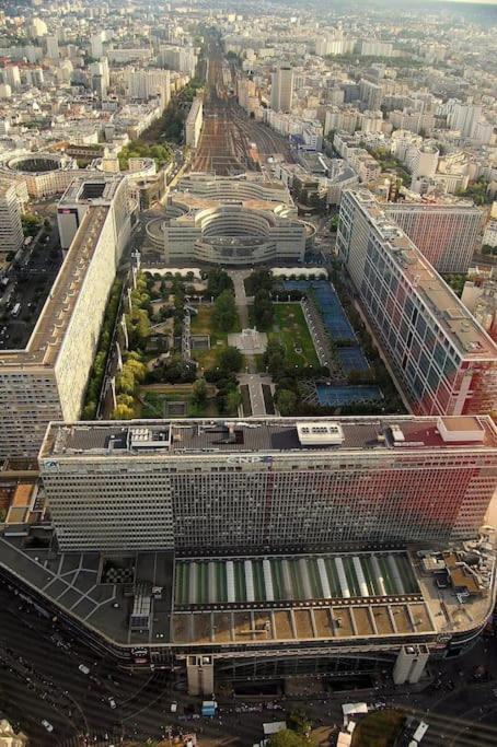 Sur Les Hauteurs De Montparnasse París Exterior foto